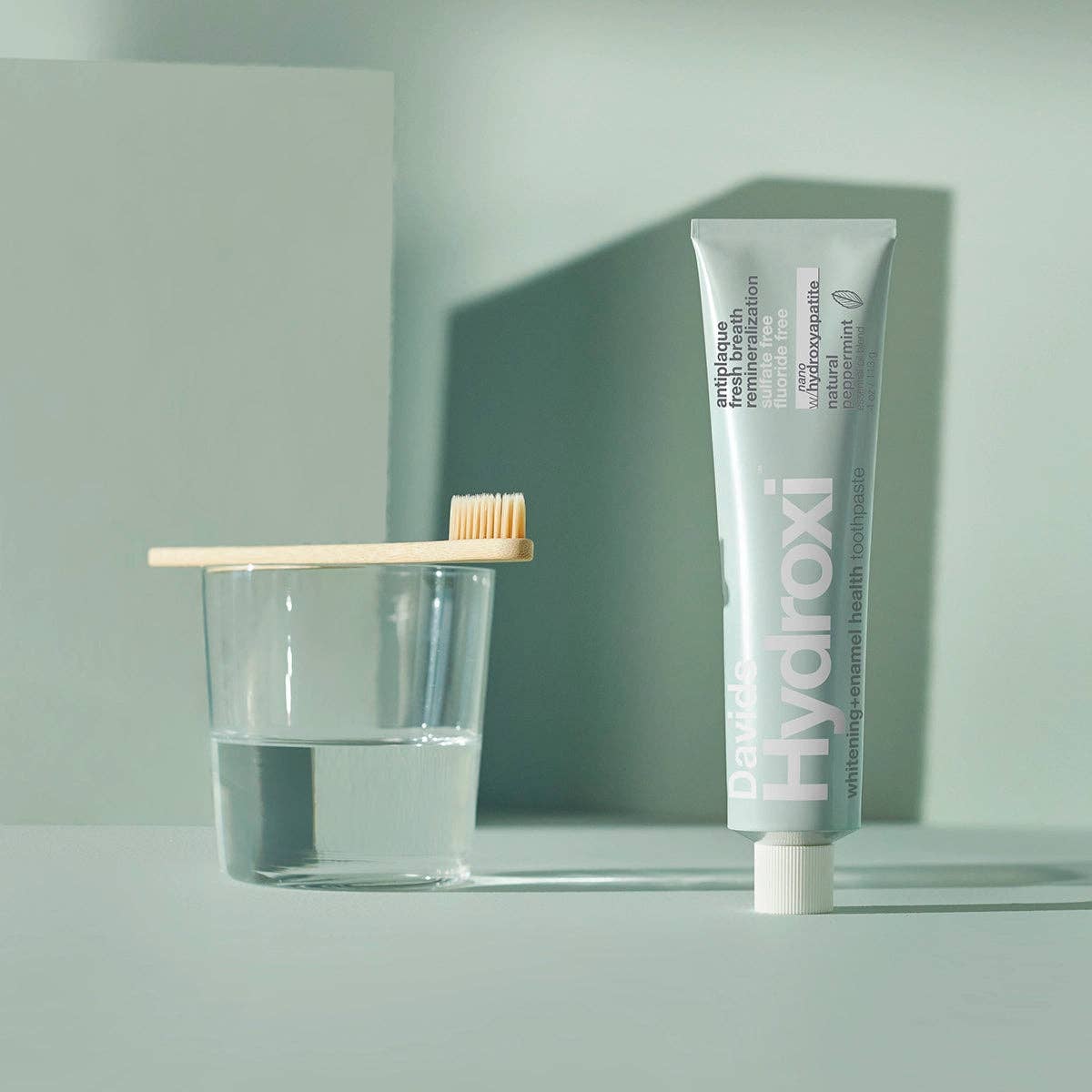 Naturlig tannkrem med nano-hydroksyapatitt i resirkulerbar metalltube – fluorfri, EWG VERIFIED™, 113 g